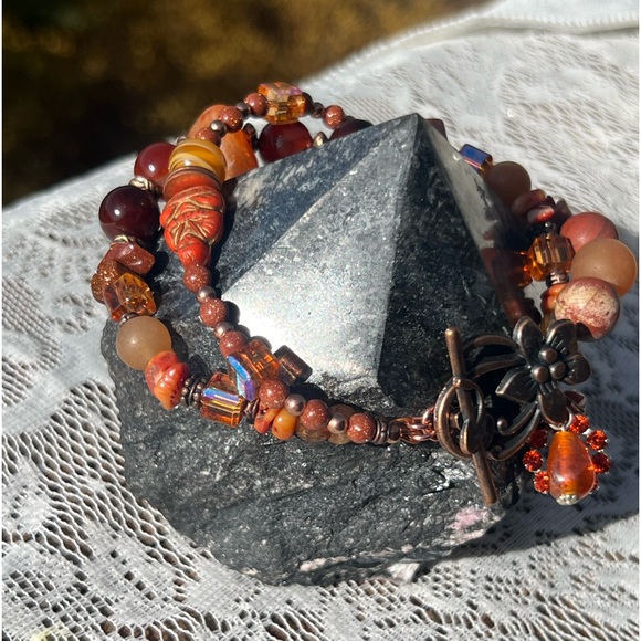 HM042 Agate, Gold stone, shell, & Czech with copper findings Bracelet - Picture 2 of 5